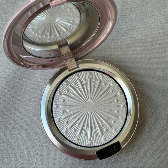 MAC Cosmetics Extra Dimension Skin Finish Highlighter - Picture 6 of 9
